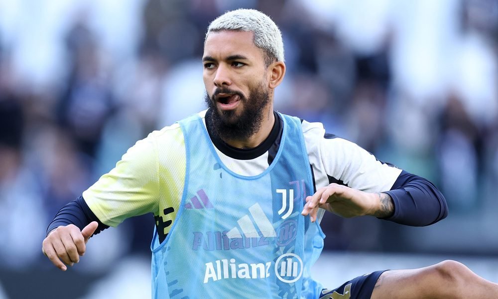 Aston Villa, trattative in corso per il ritorno di Douglas Luiz!