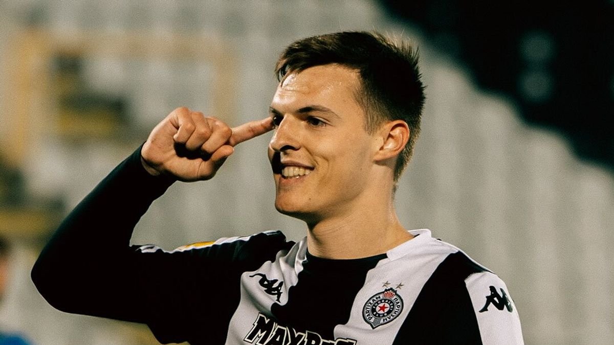 Milan, arriva l’erede di Vlahovic: Kostic a un passo