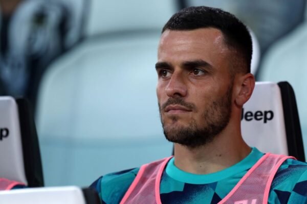 PSV, in arrivo Kostić: l’ex Juve firma un contratto biennale