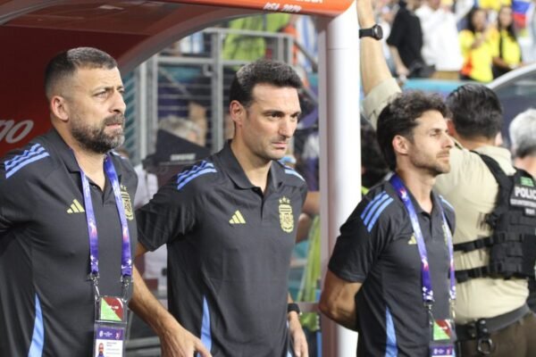 Argentina, Scaloni dall’emozione lascia l’intervista! “Che gruppo di giocatori”