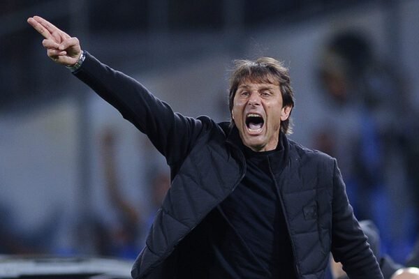 Il Fenerbahçe punta Conte. Maxi proposta ma futuro ancora da decidere