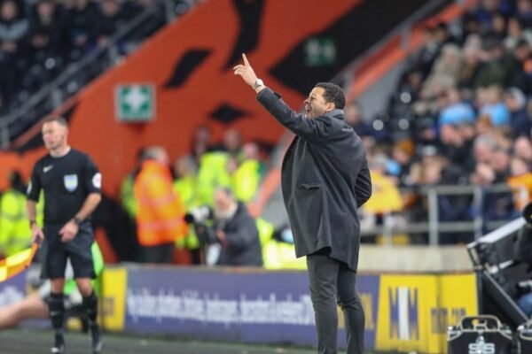 Chelsea, ore decisive per il futuro di Rosenior: la situazione