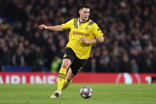 Broussia Dortmund, Süle dice addio al calcio a 30 anni